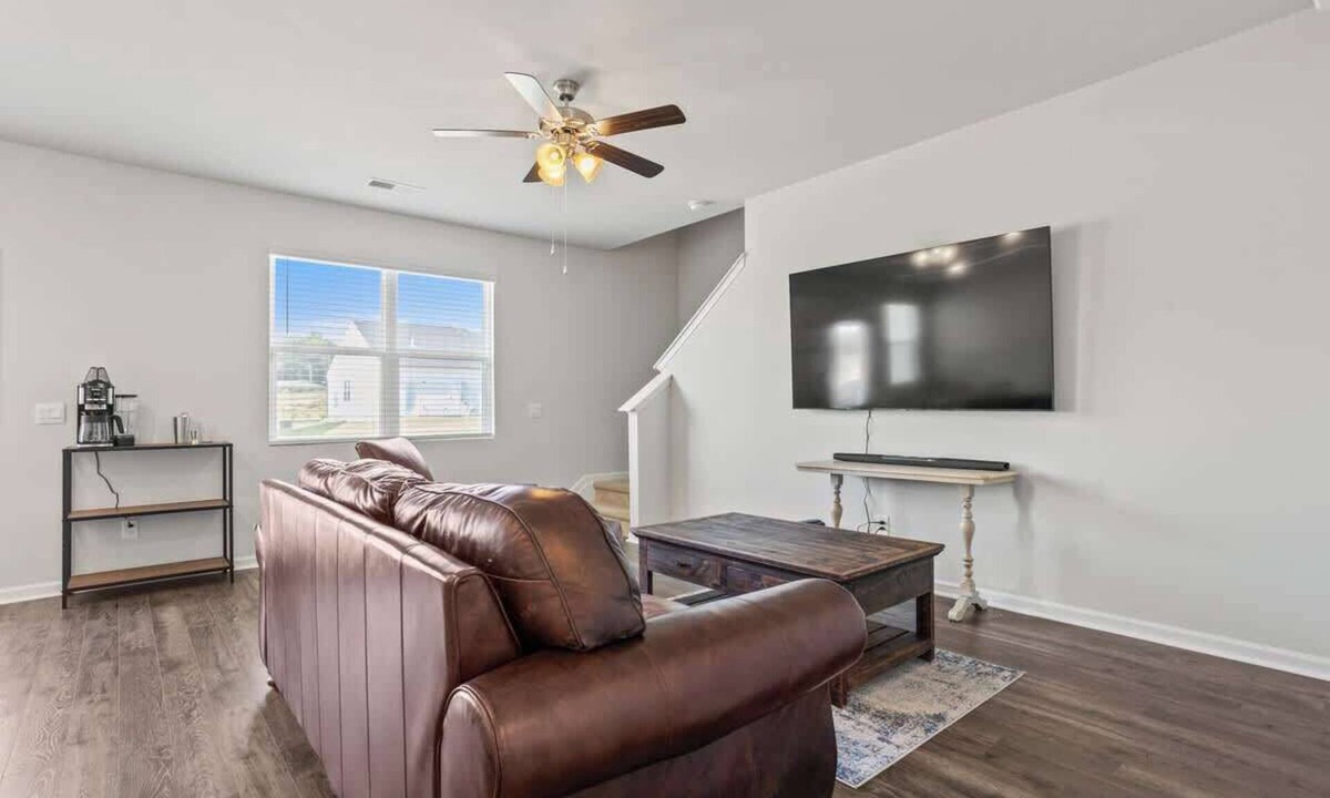 Graniteville House | Newly Built Home Ideal for Mid-Term Stays Between Cities