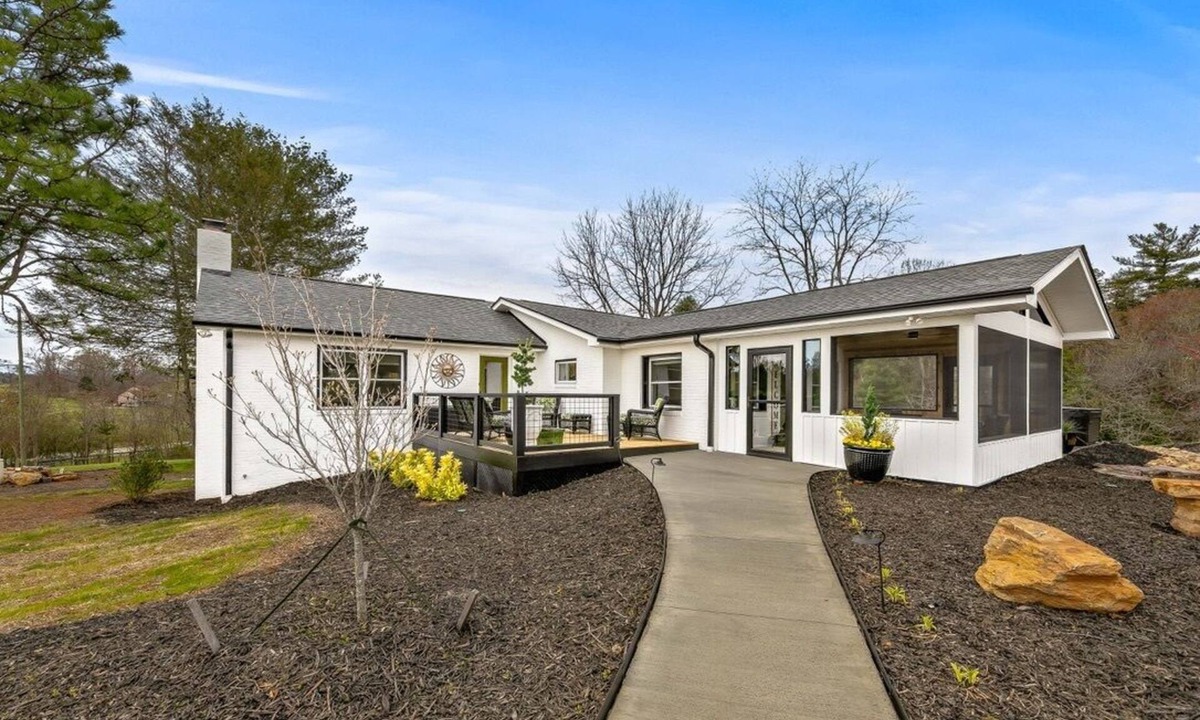 Mills River House | Newly renovated, convenient to area attractions yet very serene