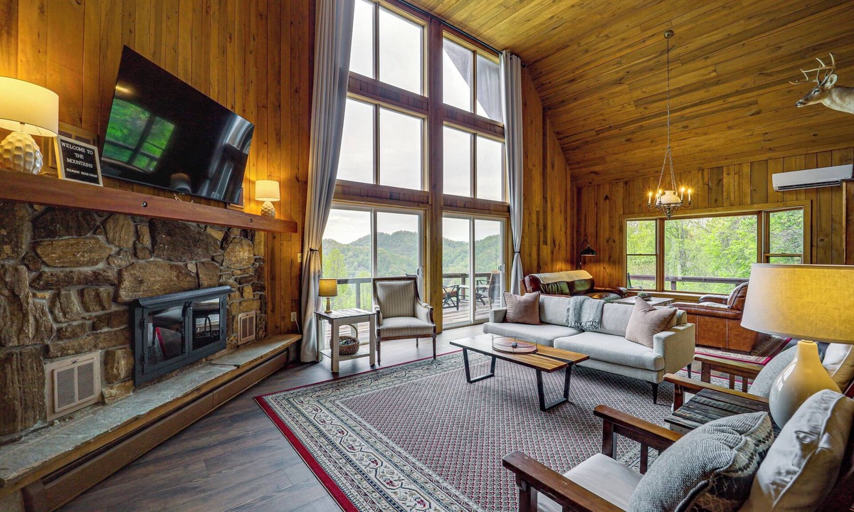 Burnsville Cottage | Newly Renovated Mountaintop Escape in Burnsville