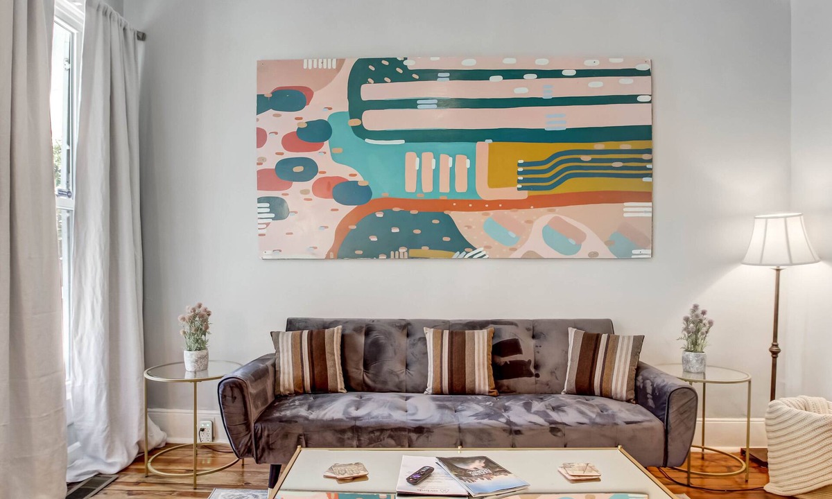Dixon Park Apartment | Newly Renovated ☆ Pet-friendly w/Back Yard ☆ Victorian District ☆ Park Side