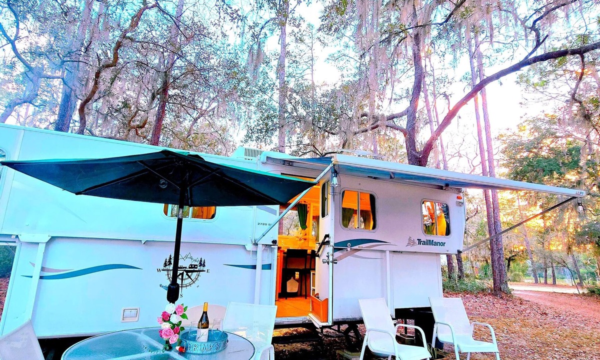Edgar House | Nice Camper Under the Stars Free Parking Fire Pit Hammock Pet-Friendly.
