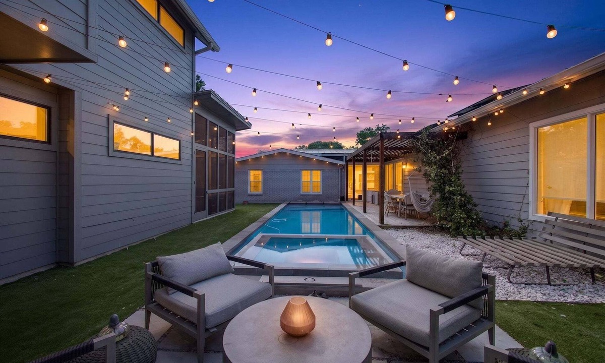 Crestview House | 🌅 North Austin Stay w/Workspace, EV Charger + Screened Porch | SXSW Dream | Sunrise