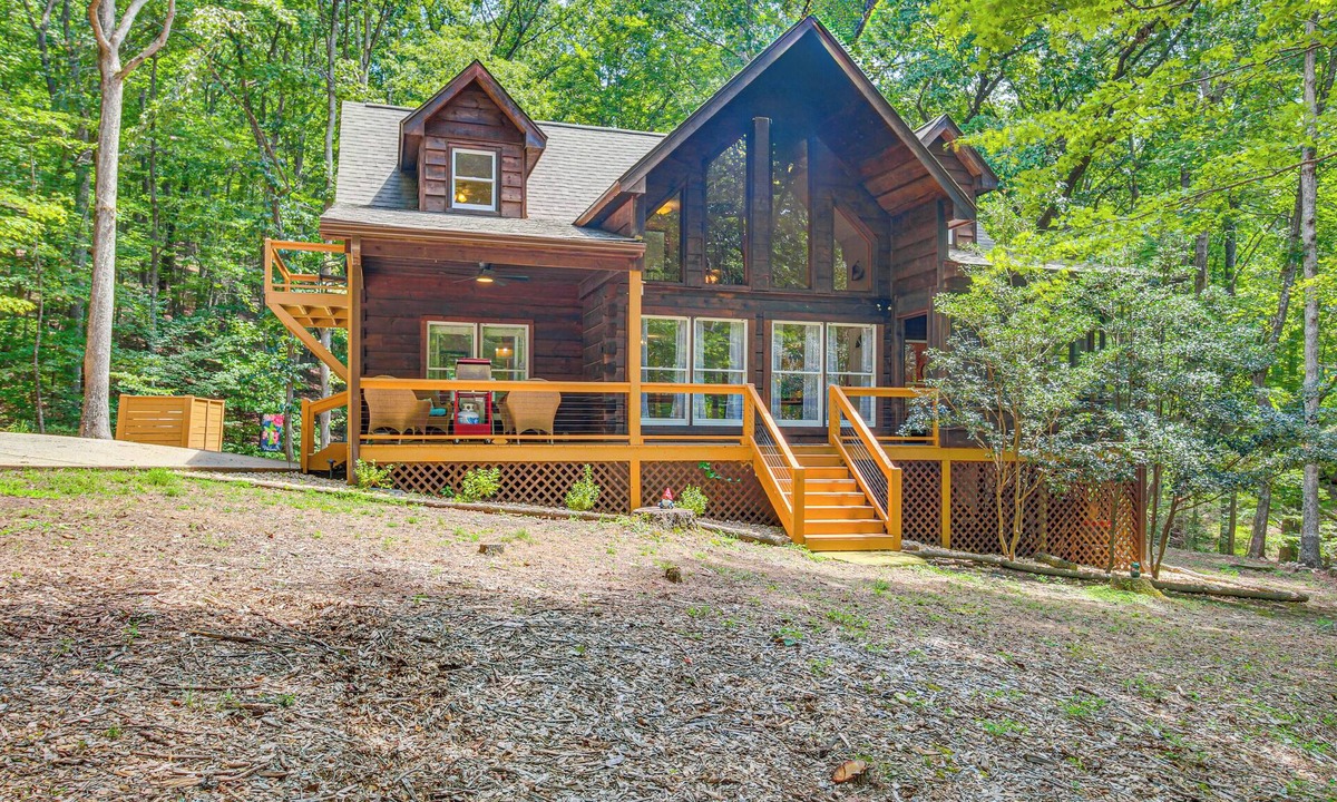Jasper Cottage | North Georgia Cabin w/Hot Tub & Community Perks!