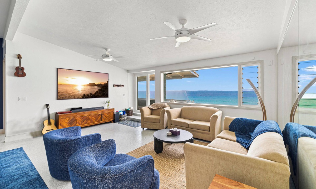 Waialua House | North Shore Beach House w/AC, Parking, WIFI, King Beds.
