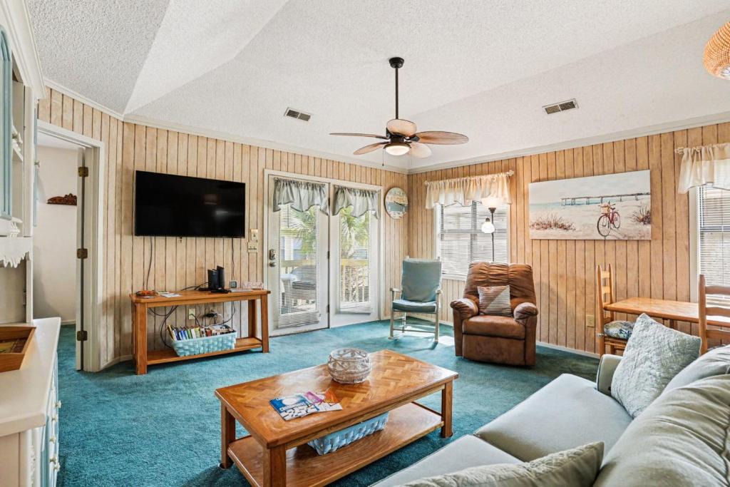Myrtle Beach House | Nostalgic Beach Cottage. Unplug near beach with pools