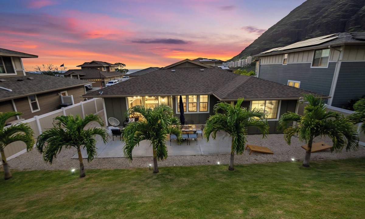 Makaha Valley House | Oahu Family cabin Oceanview and Beach Fun