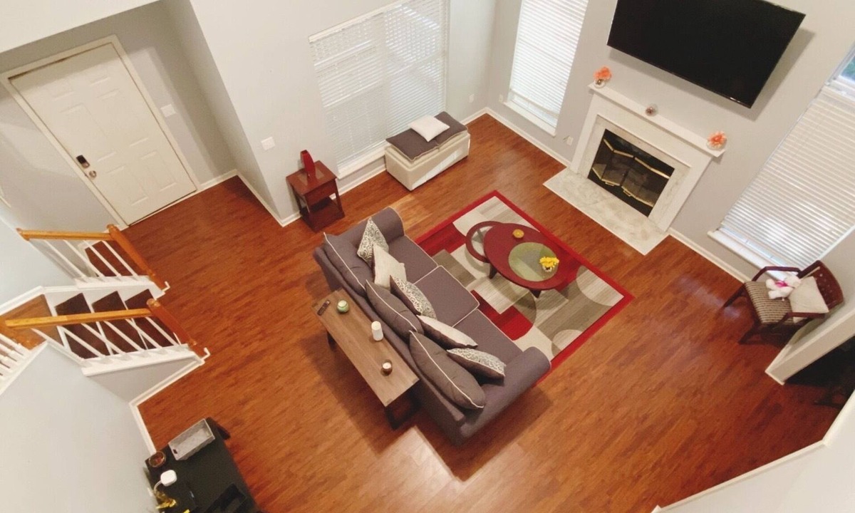 Charlotte House | Oasis for the entire family- w/backyard and patio