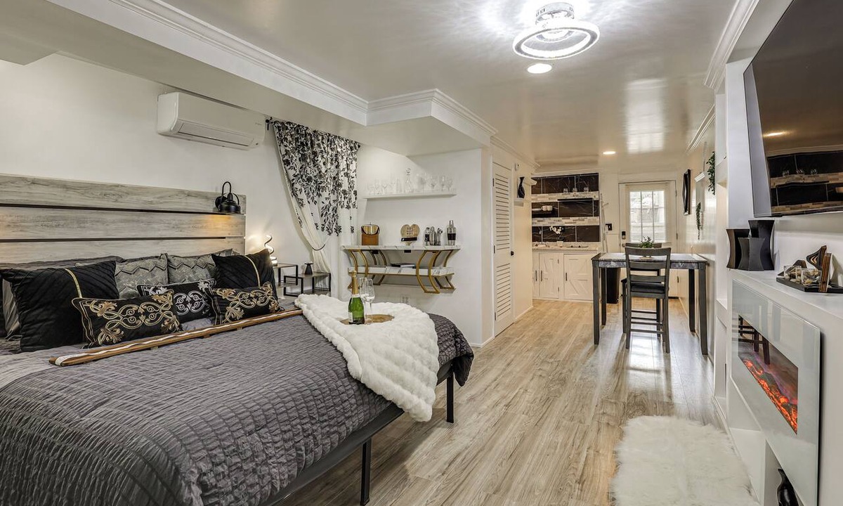 Westfield Apartment | Oasis Hideaway Apt w/Rainforest Shower!