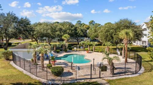 Central Myrtle Beach Apartment | Oasis Stay at Myrtlewood Pet Friendly 2BR Retreat