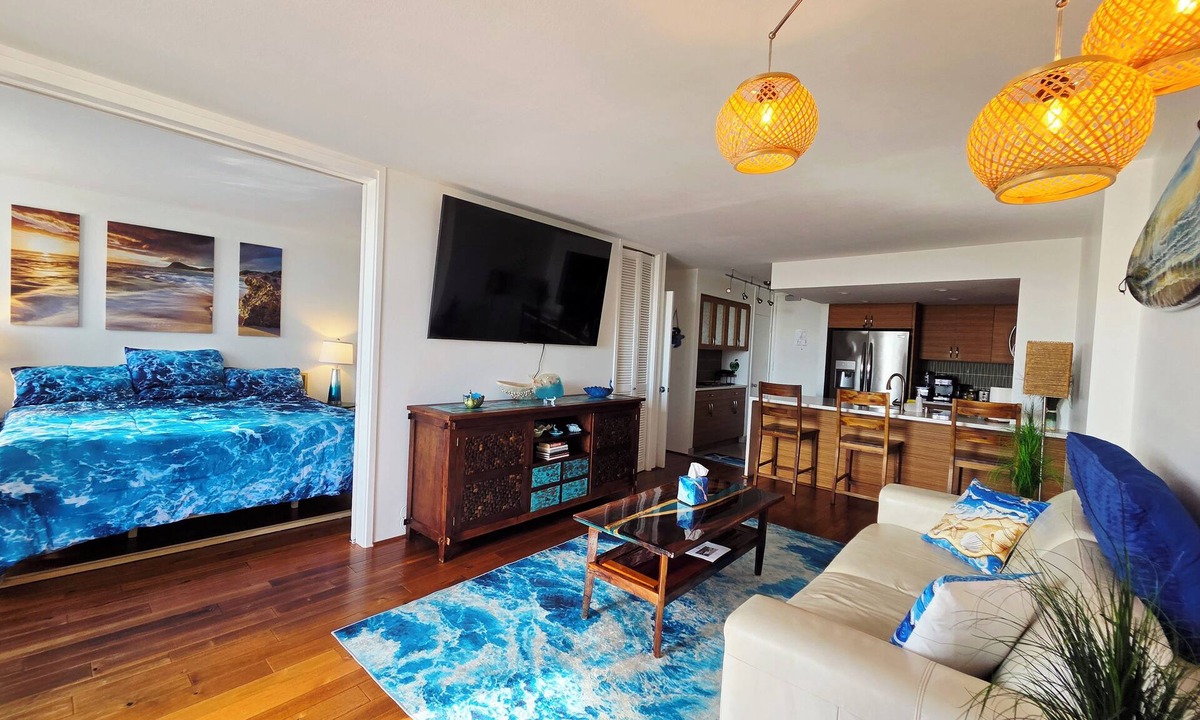 Ala Moana Condo | Ocean and Marina View Suite, Spacious, Quiet and Peaceful with Amazing Sunsets