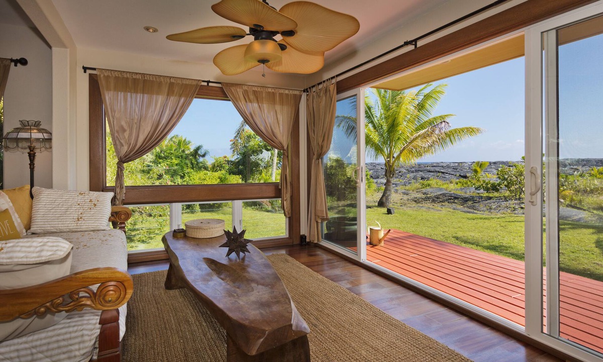 Kaimu Apartment | Ocean Temple: Oceanfront, A/C, 500 ac.State Land in Backyard!