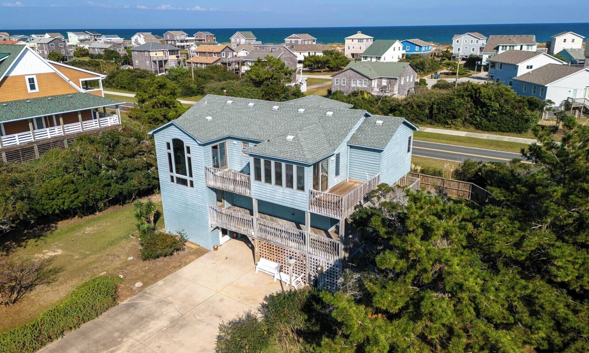 South Nags Head Cottage | OCEAN VIEWS-DOG FRIENDLY- PRIVATE POOL - HOT TUB - 2 MINUTE WALK TO BEACH