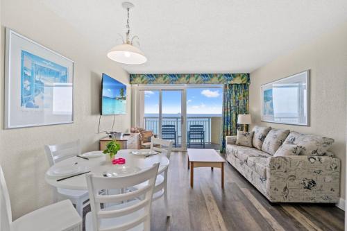 Crescent Beach Apartment | Oceanfront Bay Watch 1BR with Resort Amenities 1707