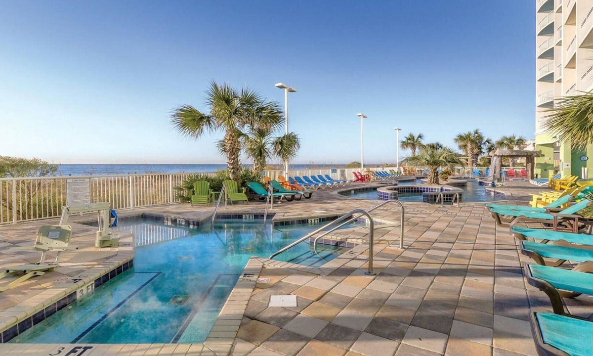 Cherry Grove Beach Resort | Oceanfront Escape – 1-Bedroom Oceanfront at Club Wyndham Towers on the Grove