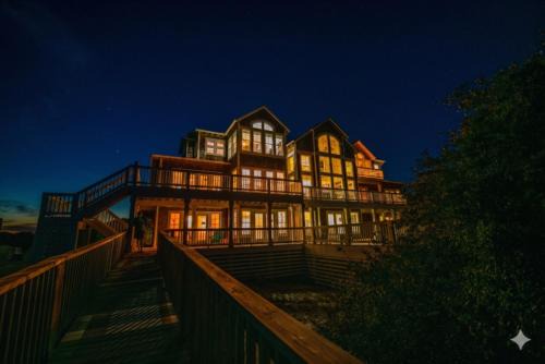 Corolla House | Oceanfront Estate 14BR No Resort Fee Sleeps 32