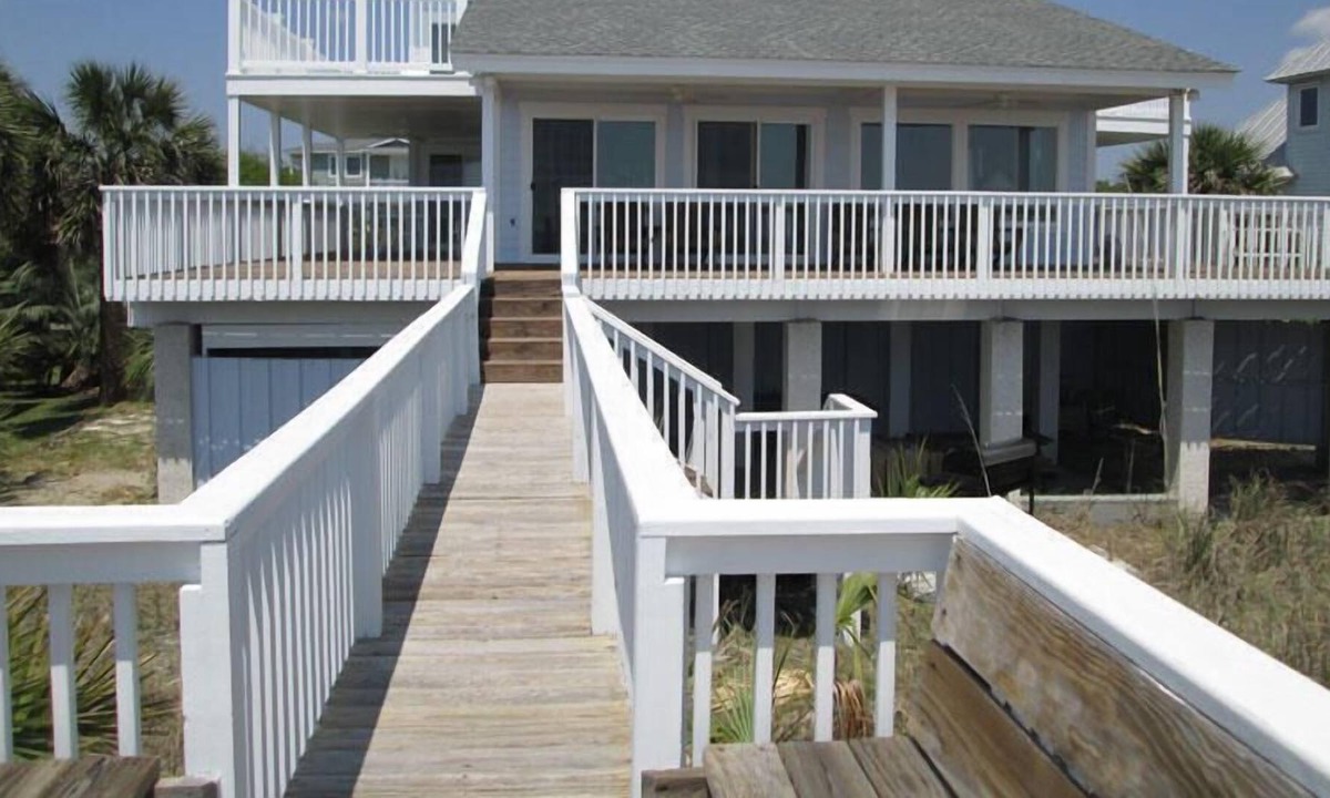 Saint Helena Island House | Oceanfront Home w/ Gourmet Kitchen, WiFi, and Backyard Beach Access