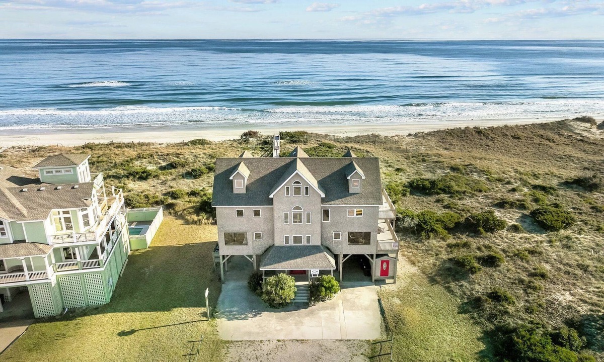 Frisco House | Oceanfront, Hot Tub, Beach Access, Game Room, Poker Table