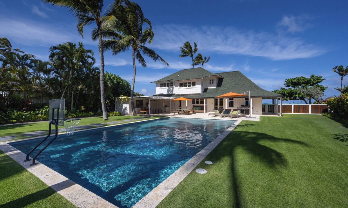 Lanikai House | Oceanfront Luxury Home in Lanikai- sleeps 8
