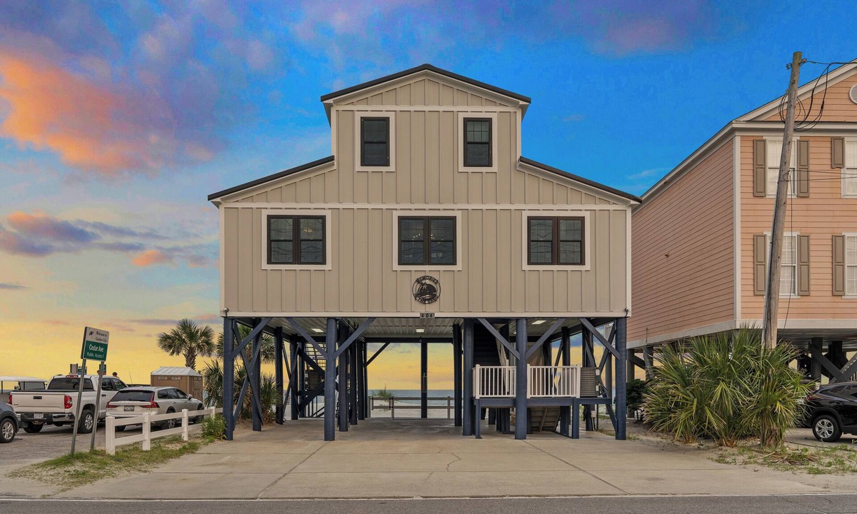 Garden City House | Oceanfront Oasis: Your Dream Beach Getaway Awaits