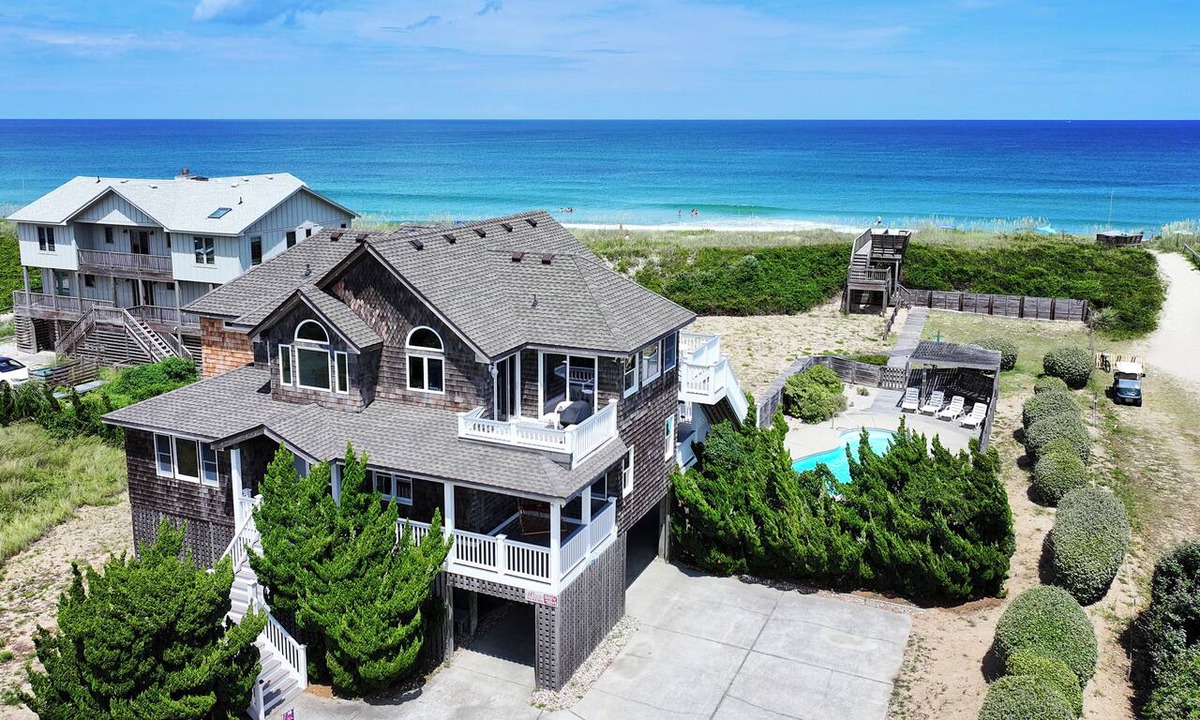 Duck House | OCEANFRONT, Private Pool, Private Beach Access, Hot Tub, SSV124, Aint Life Grand