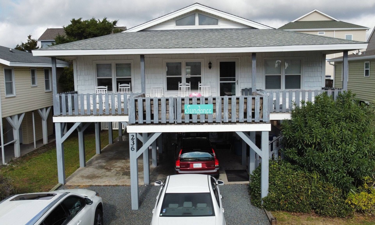 Ocean Isle Beach Cottage | OceanIsleBeach, NC/2nd Row/ Free Parking/Near Access Across St