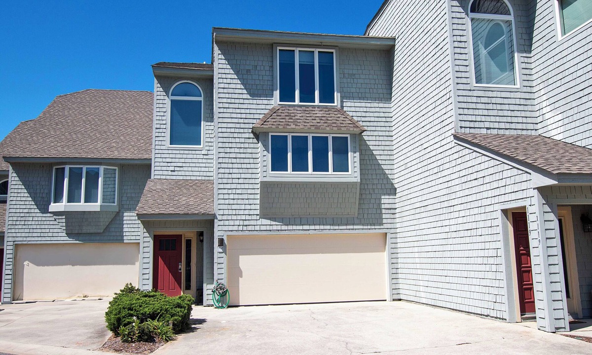 Corolla Light House | Oceanside, Hot Tub, Close to Ocean, 626, Casa Del Mar