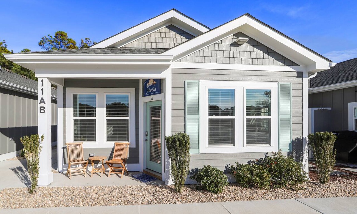 Corolla Light Condo | Oceanside: Modern home with Stunning Decor! Pets ok!