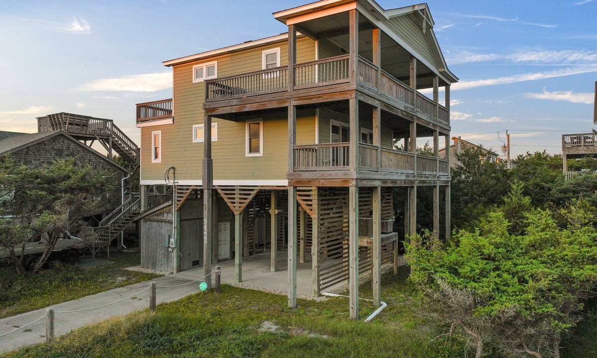Frisco House | Oceanside, Steps to the Beach, Hot Tub, Pet Friendly, Ocean and Sound Views