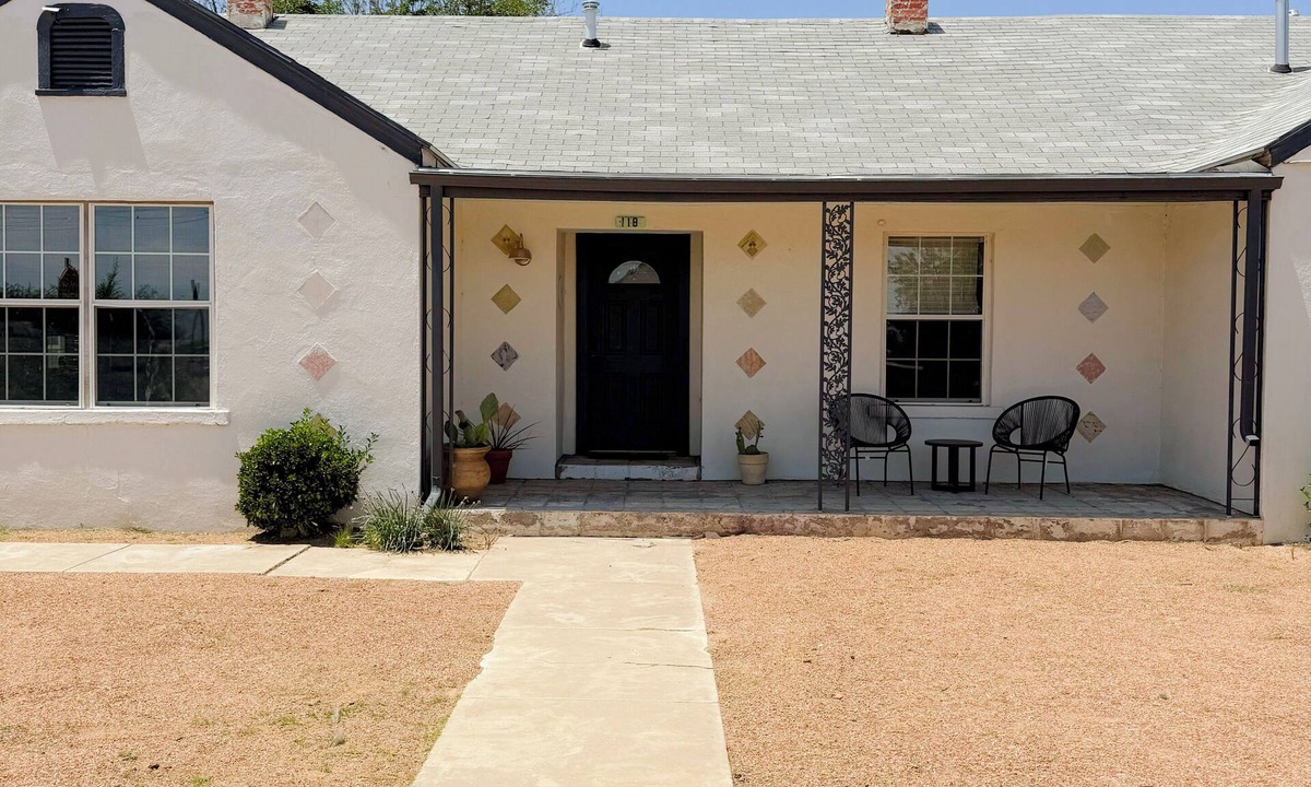 Marfa House | Ocotillo House: Centrally Located 3Bed/3Bath Home