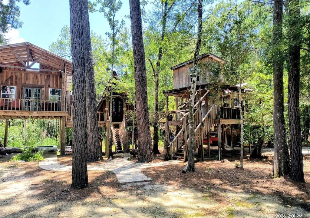 Waynesville House | Off-Grid Nature Retreat Near Satilla River, Georgia