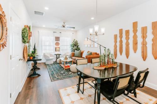 Milledgeville House | Old Capital - Prof Design, Purple Matt, Sleeps 5