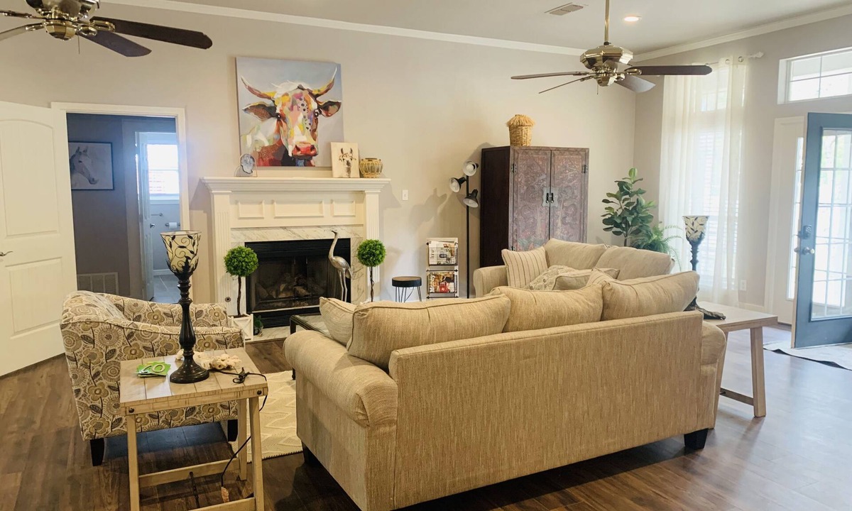 Denton Hotel | Old Irish Inn