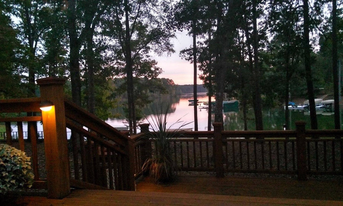 Greensboro Cottage | On the Lake and In the Woods