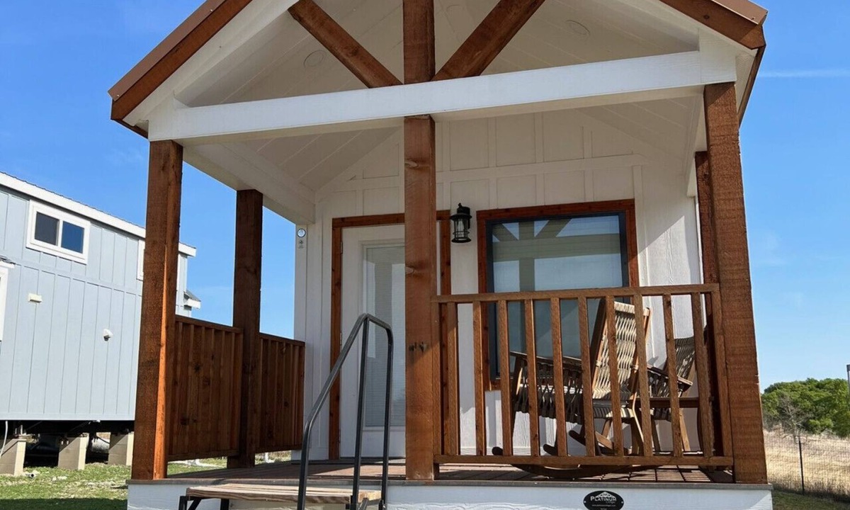 Hutto House | One bedroom in United States of America, Hutto