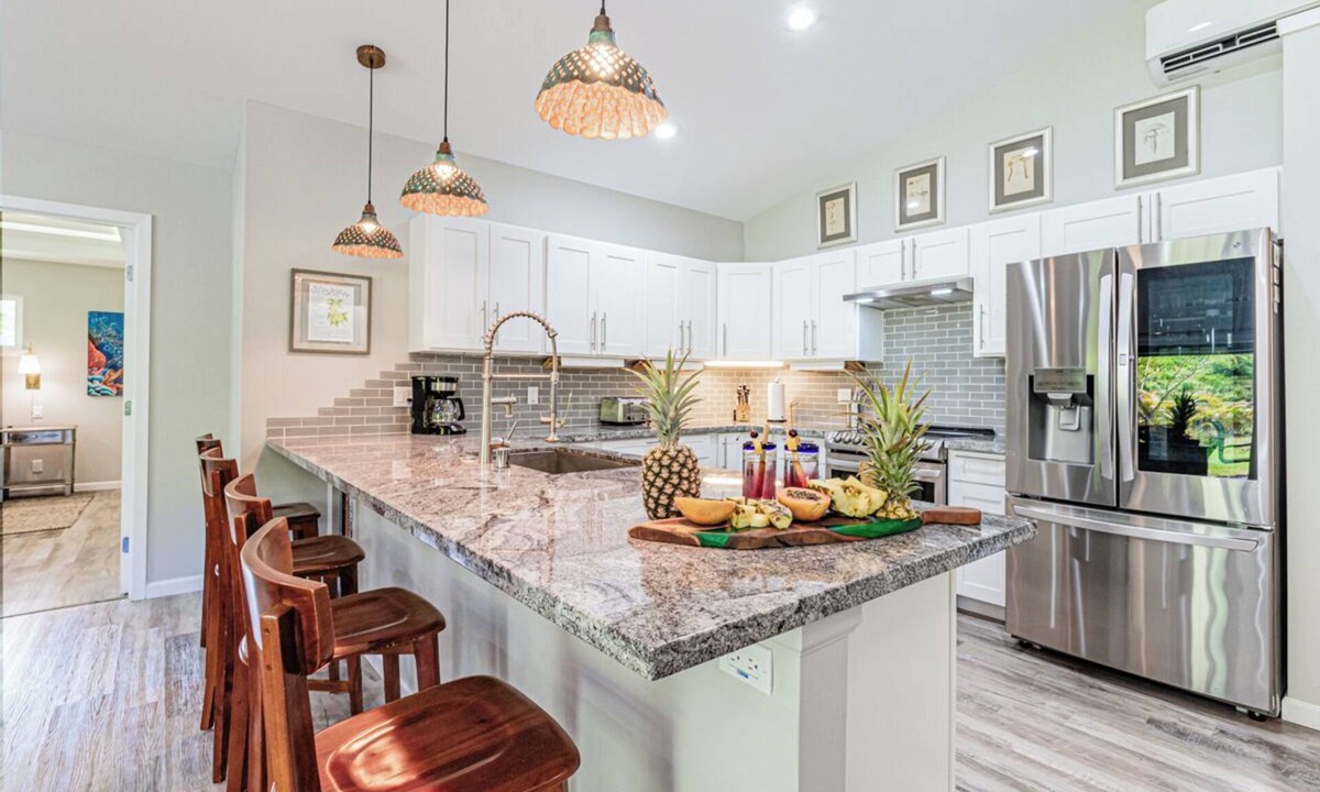 Orchidlands Estates House | Orchid Isle Pool Paradise- Private Hawaiian Estate w/Pool and Air Conditioning!