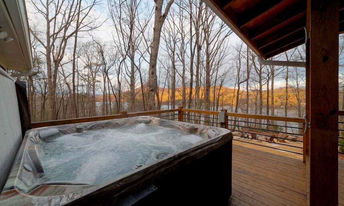 Clarkesville Cabin | Overlook at Lake Burton - Beautiful views of Lake