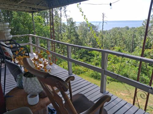 Shorterville House | Overlooking Lake Eufaula Alabama PERFECT PRIVATE GETAWAY COTTAGE FOR COUPLES FISHERMAN-FRIENDS located in a private gated community bring the golf cart many paved roads and boat parkingt BOAT DOCK NEAR and community fishing pier and beach