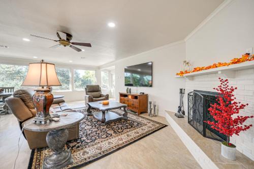 Granite Shoals House | Panoramic Lake Views! Elegant Marble Falls Home