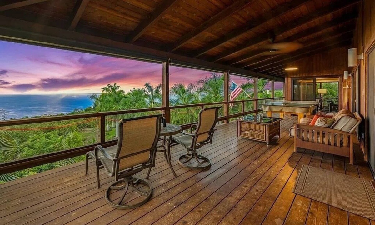 Captain Cook House | Papa Belle 3.5 Acre Estate w/Pool, Spa, Epic Ocean Views, and Orchard