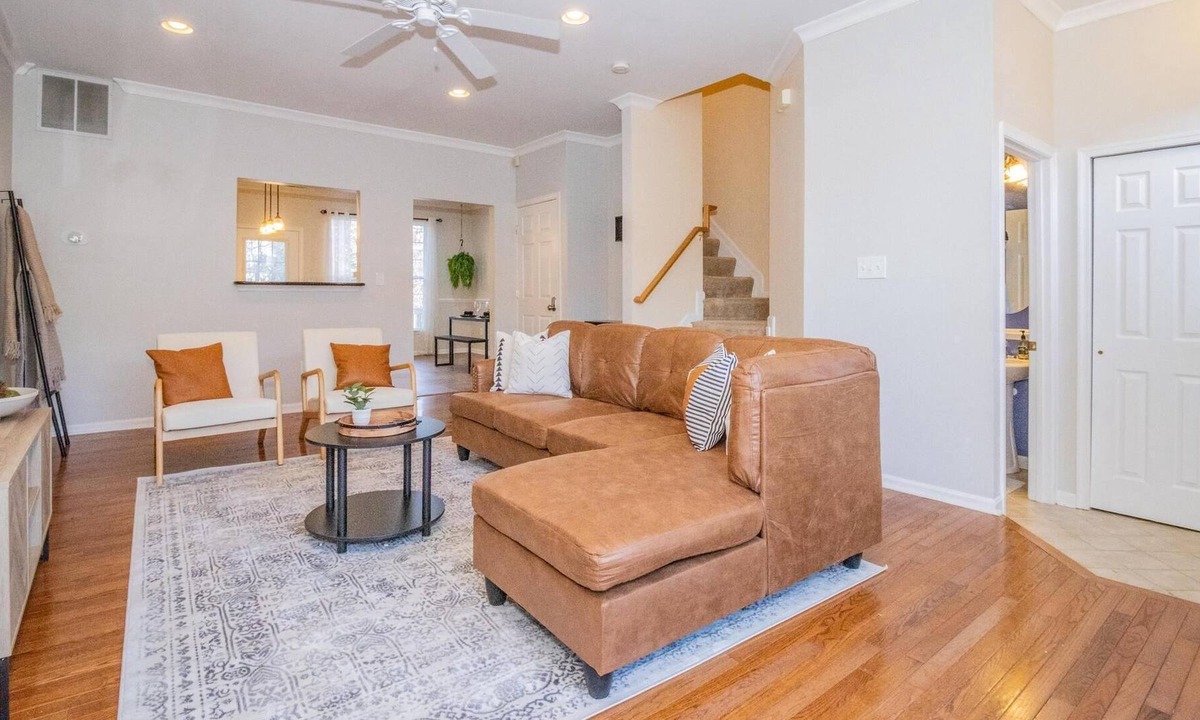 Parole House | Parking! Modern Cozy Home by DTA, Navy Stadium, and AAMC