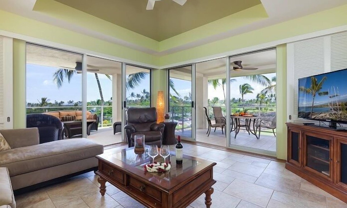 Waikoloa Condo | Partial Ocean Views, Top Floor. Beach Gear Included. Vista Waikoloa A304