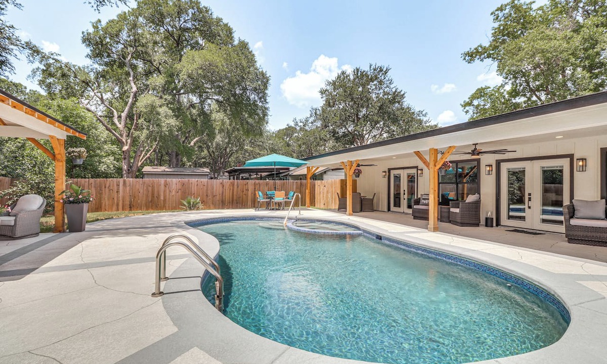 Austin House | Patio Oasis | Beautiful Swimming Pool | Cabana!