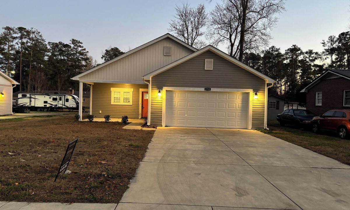 Conway House | Peaceful 3-bedroom house with updated kitchen in charming Conway