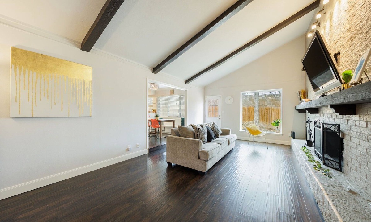 Scofield Farms House | Peaceful 4BDRM Near Domain-Q2 Stadium-10 MIn Away DT Austin