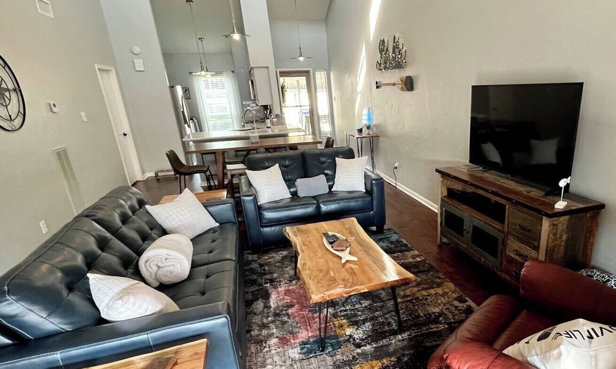 April Sound Condo | Peaceful condo by the lake