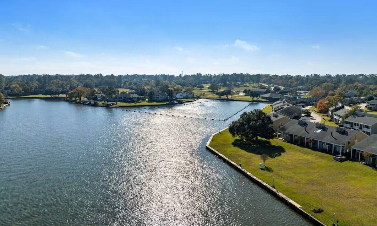 April Sound Condo | Peaceful Lake Conroe Getaway in April Sound!