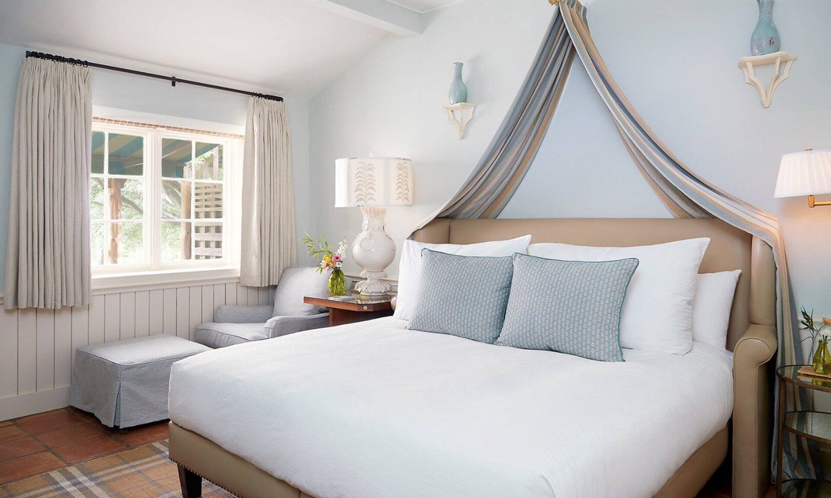 Lake Austin Village Hotel | Peaceful Lakefront Escape, Fitness Classes, Pools & Sauna