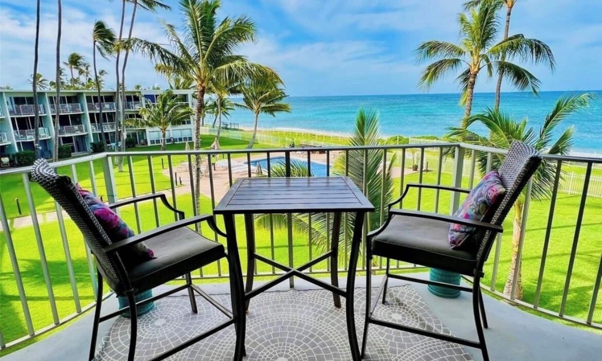 Maili Condo | Peaceful, oceanfront,1-bedroom condo with AC, WiFi, on the west coast of Oahu.