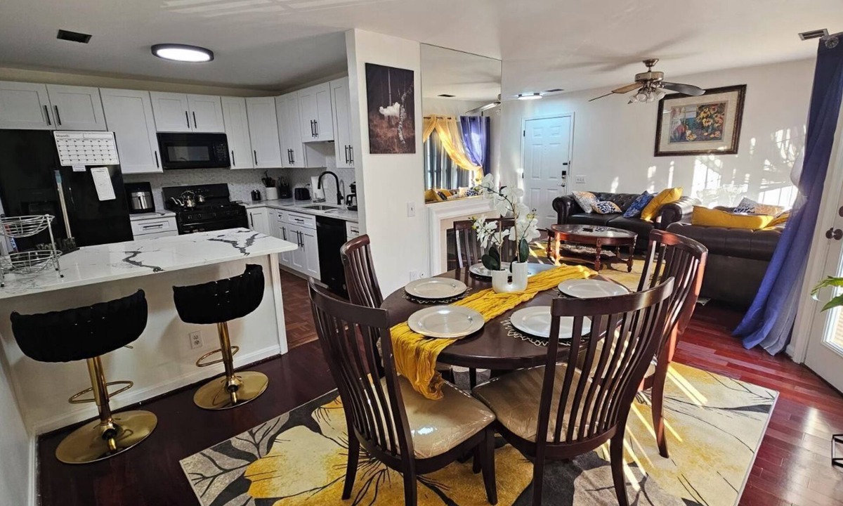 Lorton Condo | "Peaceful Paradise' A Cozy and Peaceful Condo In Lorton!