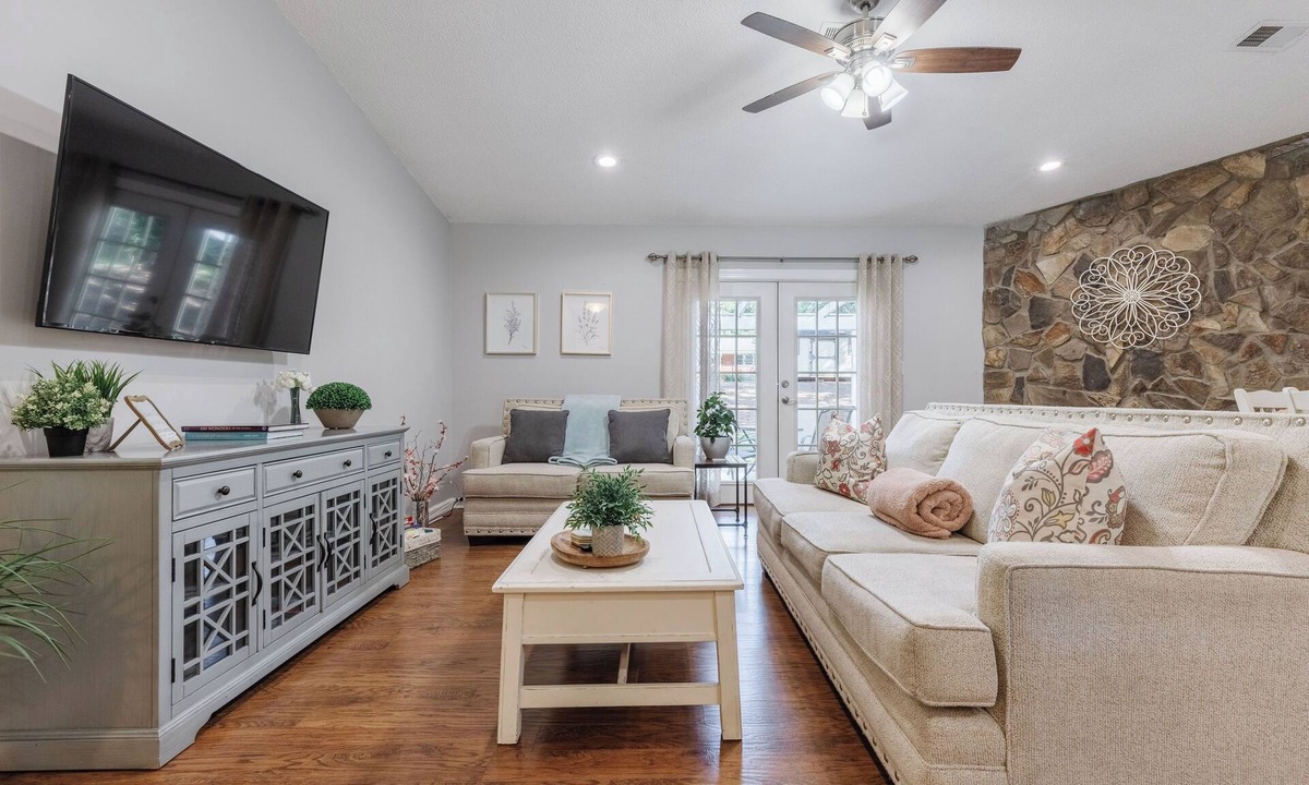 Conestee House | Peaceful Retreat - PERFECT LOCATION!